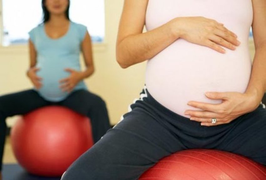 pregnant woman exercising